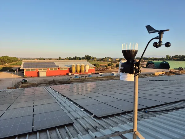 Stazione meteo e coperture fotovoltaiche
