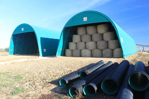 I "tunnel" dove conserviamo, protetti, i balloni di foraggio
